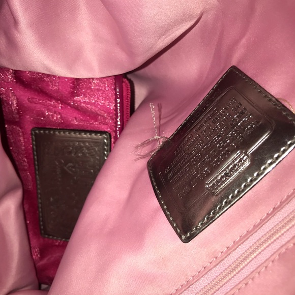 Large coach tote with matching wristlet - Picture 4 of 7